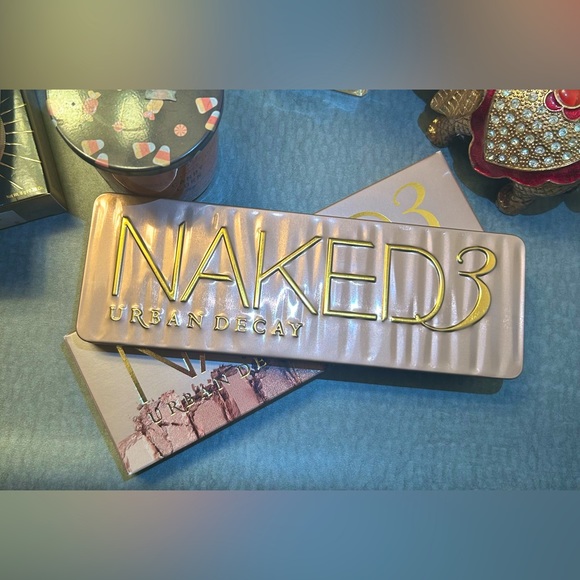 Urban Decay Naked 3 - Picture 4 of 6